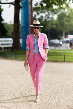 tailleur pantalon rose 