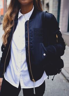 chemise blanche et bomber